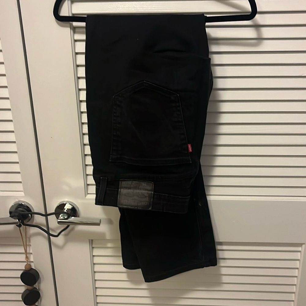 Levi Strauss 541 slim cut black jeans size 36-34